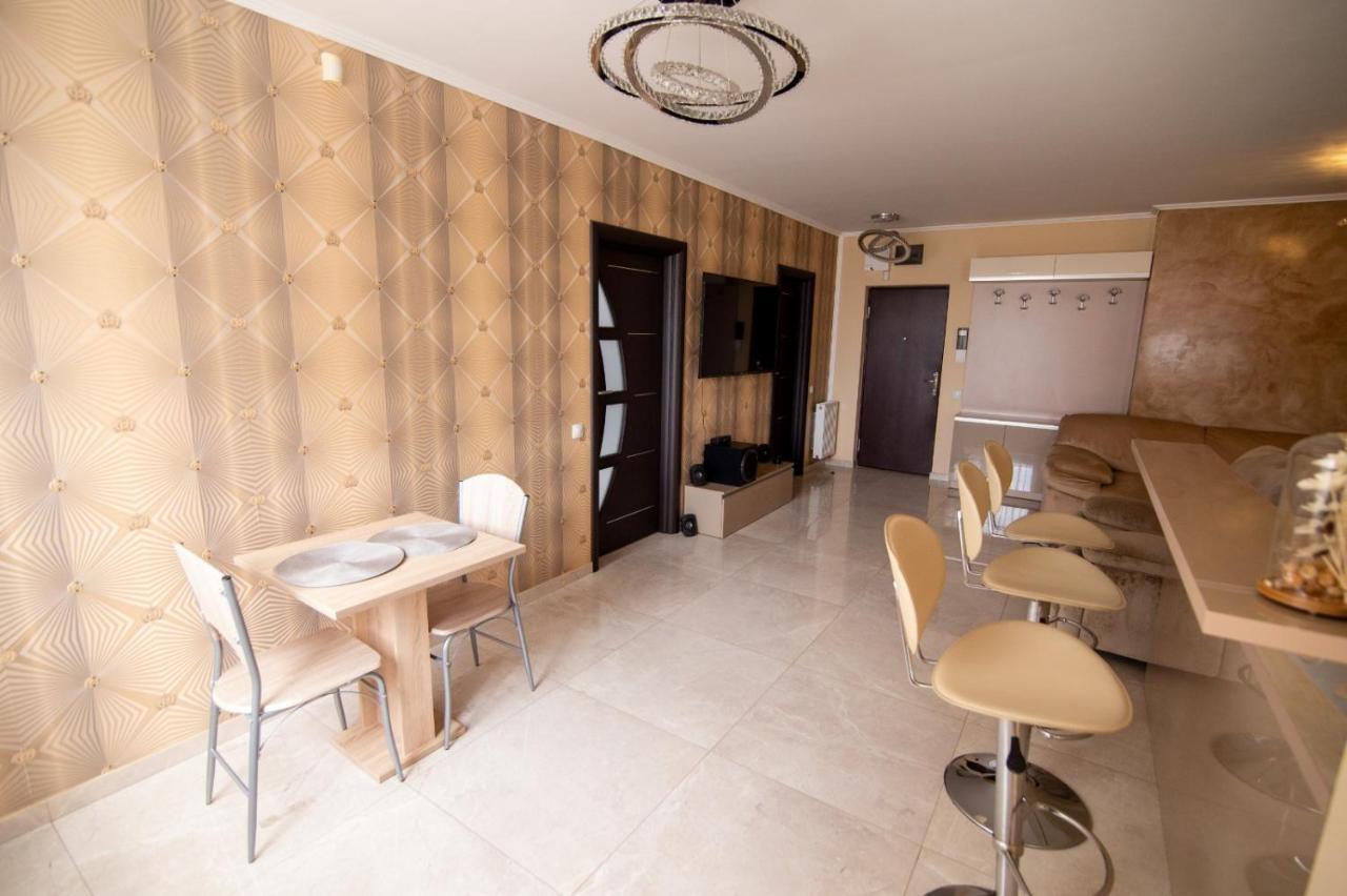 Royal Central Apartament Lägenhet Oradea Exteriör bild