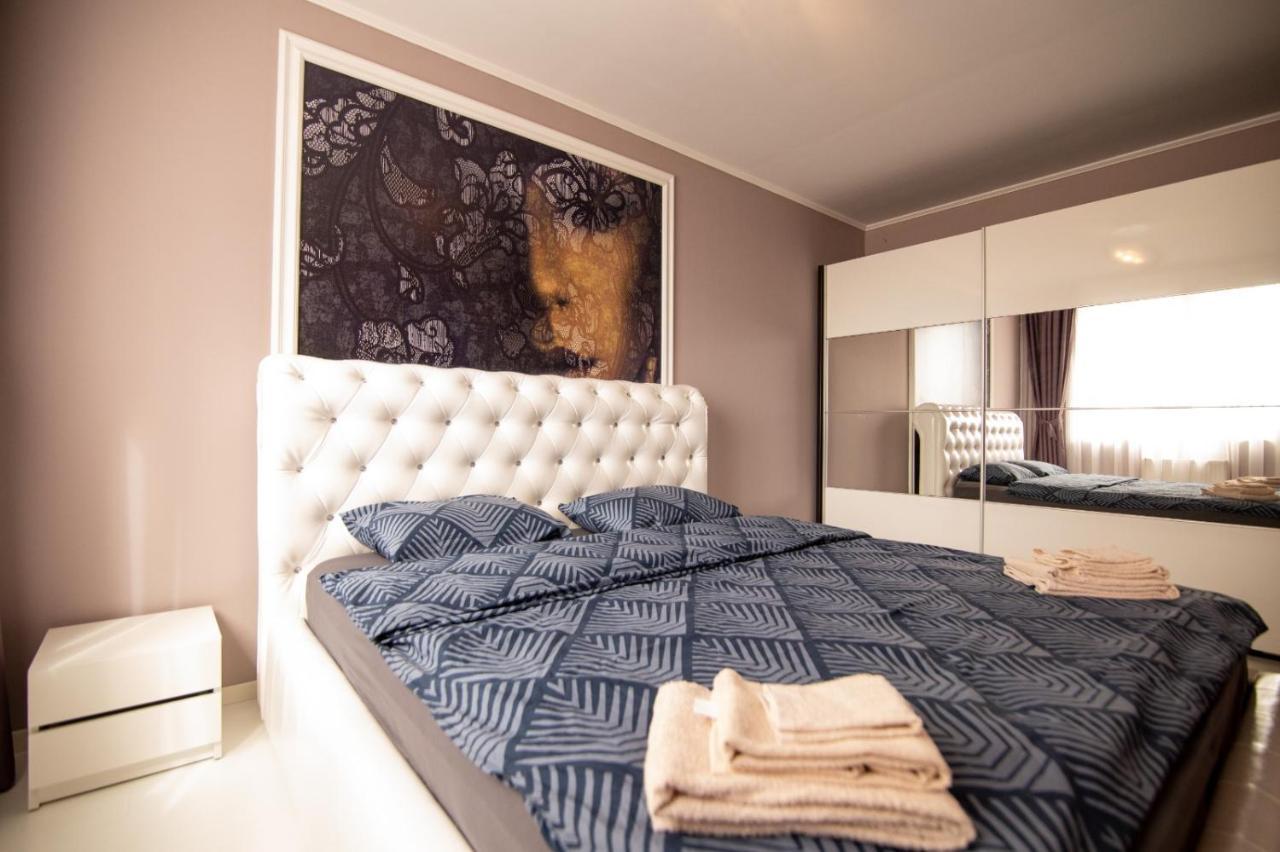 Royal Central Apartament Lägenhet Oradea Exteriör bild